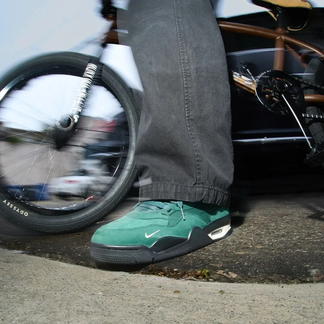 Air Jordan 4 RM SP Nigel Sylvester Grandma's Driveway