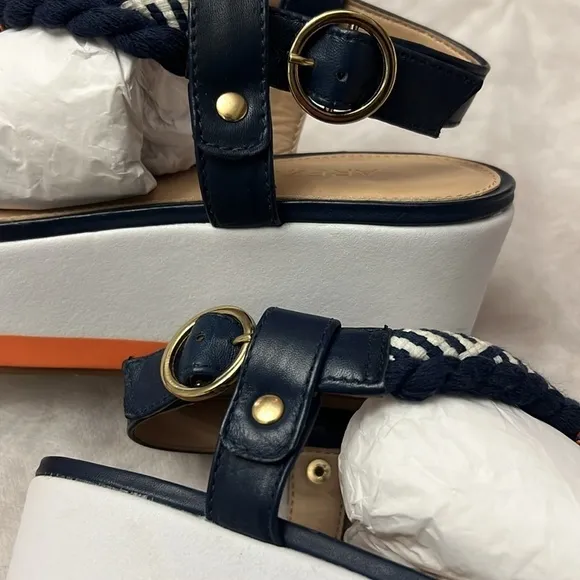 Arezzo made in Brazil sandals size 5.5