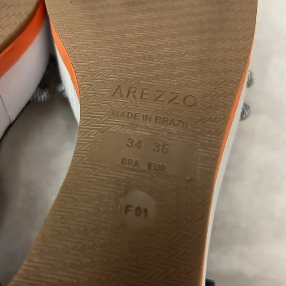 Arezzo made in Brazil sandals size 5.5