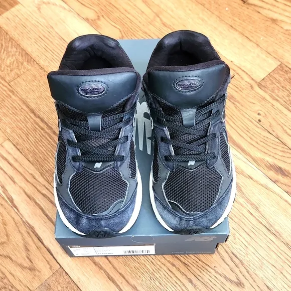 Big kids New Balance 2002 runner's