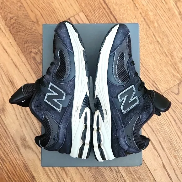Big kids New Balance 2002 runner's