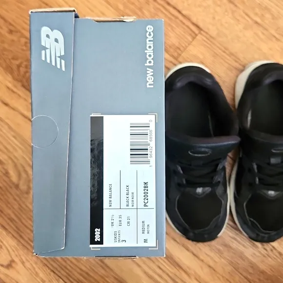 Big kids New Balance 2002 runner's