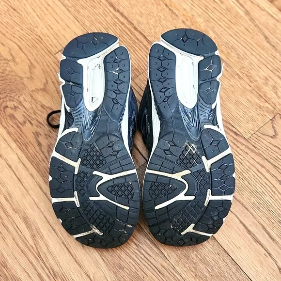 Big kids New Balance 2002 runner's
