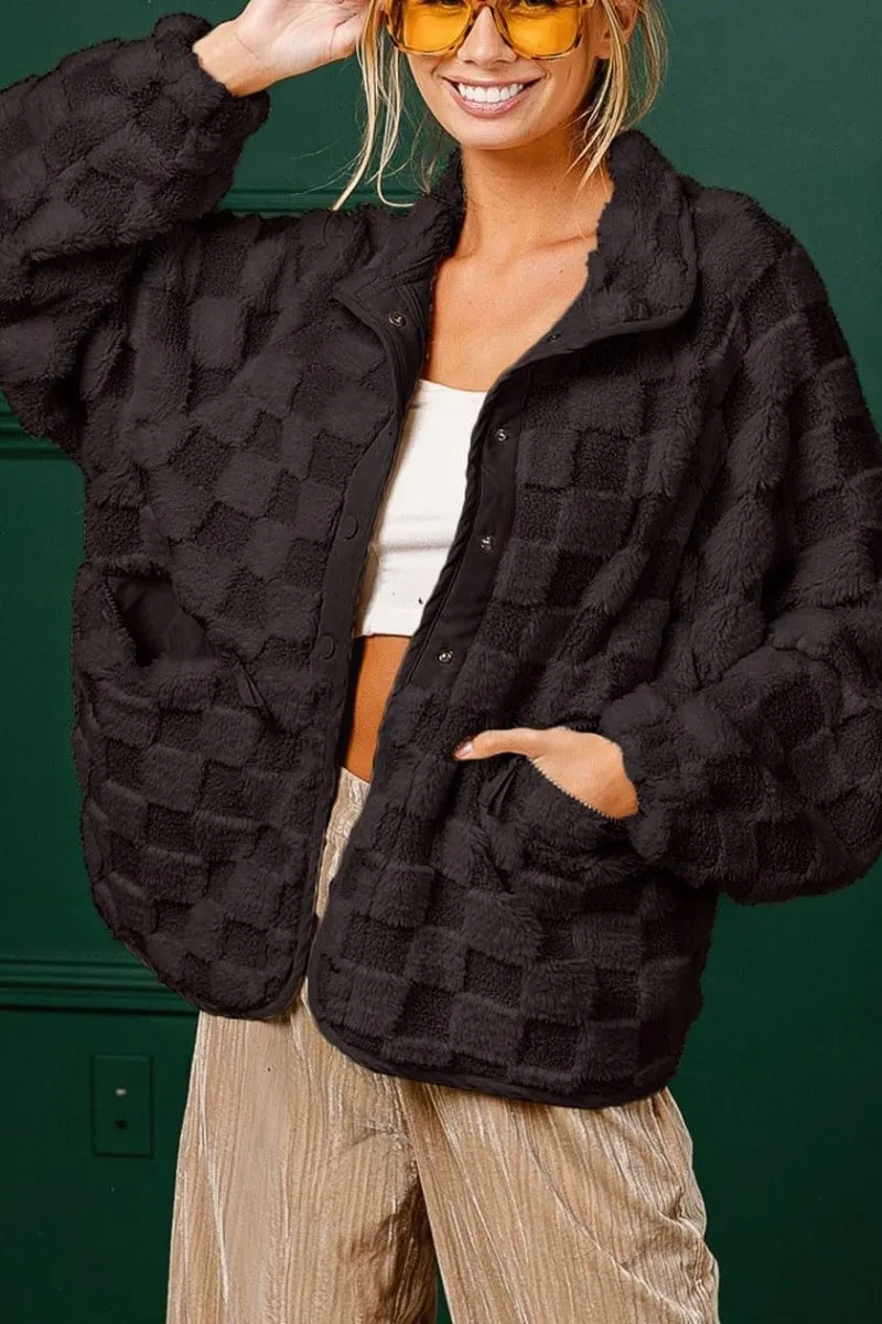 Chouyatou Women Winter Casual Checkered Fleece Jacket Fuzzy Oversized Sherpa Jacket Shacket Faux Fur Coat