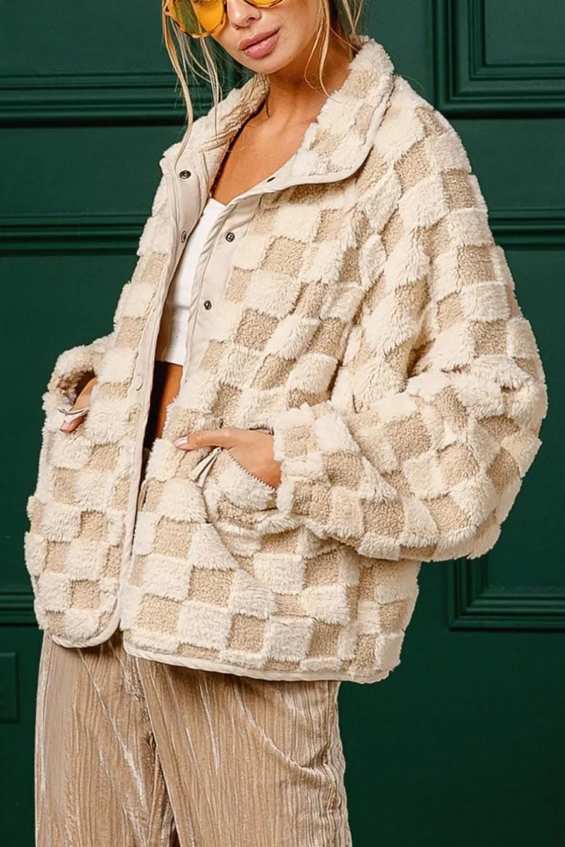 Chouyatou Women Winter Casual Checkered Fleece Jacket Fuzzy Oversized Sherpa Jacket Shacket Faux Fur Coat
