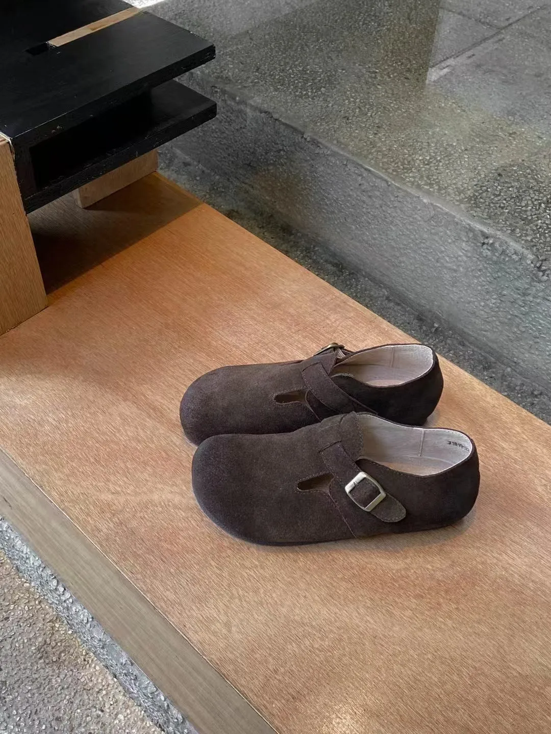 Comfortable Wide Toe Box Suede Clogs Flat Shoes