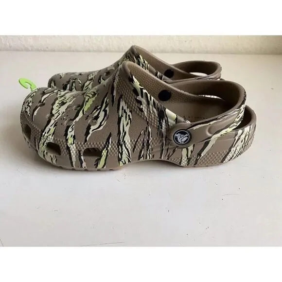 CROCS CLASSIC PRINTED Unisex Slip On Army Clogs Camo Khaki Men’s Sz 7 Women’s 9
