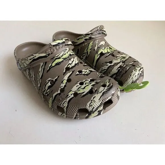 CROCS CLASSIC PRINTED Unisex Slip On Army Clogs Camo Khaki Men’s Sz 7 Women’s 9