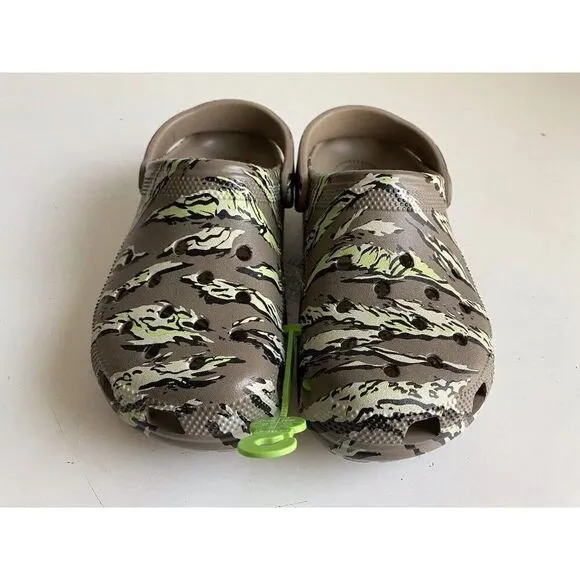 CROCS CLASSIC PRINTED Unisex Slip On Army Clogs Camo Khaki Men’s Sz 7 Women’s 9