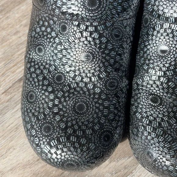 Dansko Clogs Size 37 ( US 6.5-7)