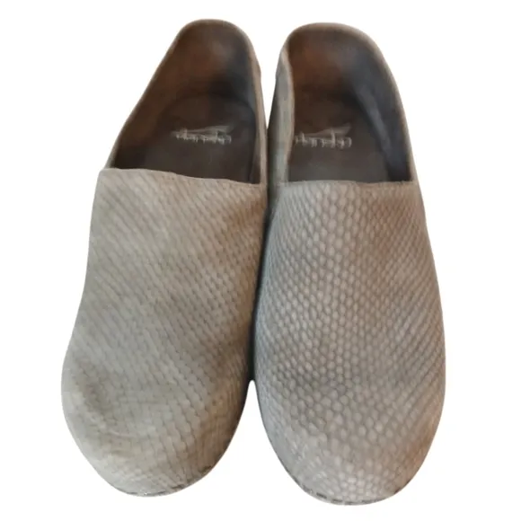Dansko Mavis Grey Snake Embossed Nubuck Leather Clogs Size 8