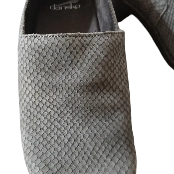 Dansko Mavis Grey Snake Embossed Nubuck Leather Clogs Size 8