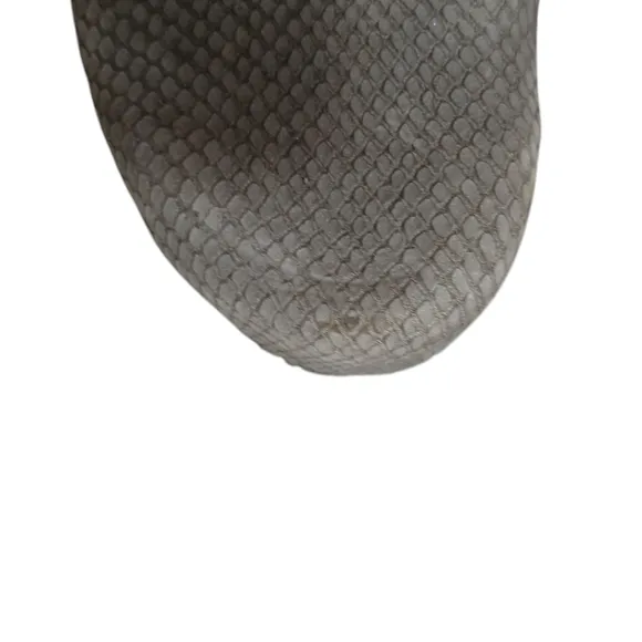 Dansko Mavis Grey Snake Embossed Nubuck Leather Clogs Size 8