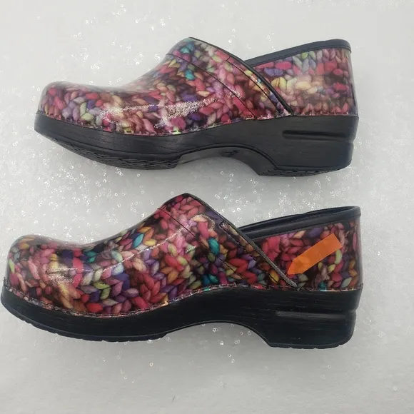 Dansko Professional Nurses Shoe Clogs Cloor Block Weave design Patent leather 41