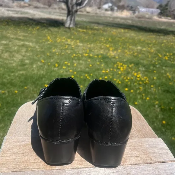 Dansko Solstice Leather Professional slip-on heeled clog mule sz 39 (8.5-9) EUC