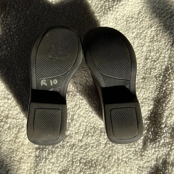 DANSKO Vintage Y2K platform square clogs