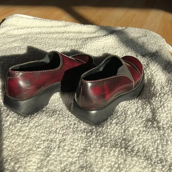 DANSKO Vintage Y2K platform square clogs