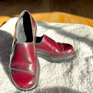 DANSKO Vintage Y2K platform square clogs
