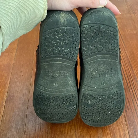 Dansko XP 2.0 black clogs shoes size 8.5