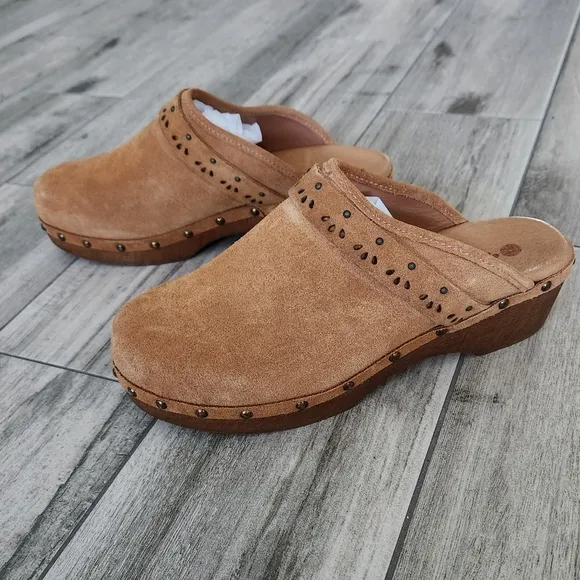 ERIC MICHAEL Tan Camel Color Made In Portugal Suede Leather Rochelle Clogs 42/10