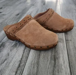 ERIC MICHAEL Tan Camel Color Made In Portugal Suede Leather Rochelle Clogs 42/10