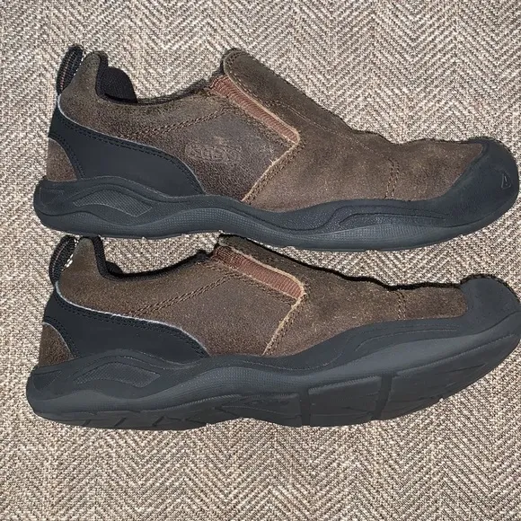 EUC Keen Loafers Size 4.