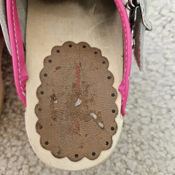 Hanna anderson clogs 26
