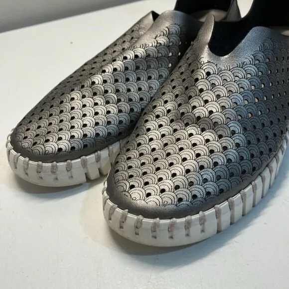 Ilse Jacobsen Tulip 139 Perforated Slip-On Sneakers I. Silver, size 39 (9)