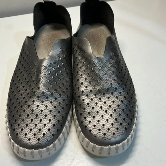 Ilse Jacobsen Tulip 139 Perforated Slip-On Sneakers I. Silver, size 39 (9)