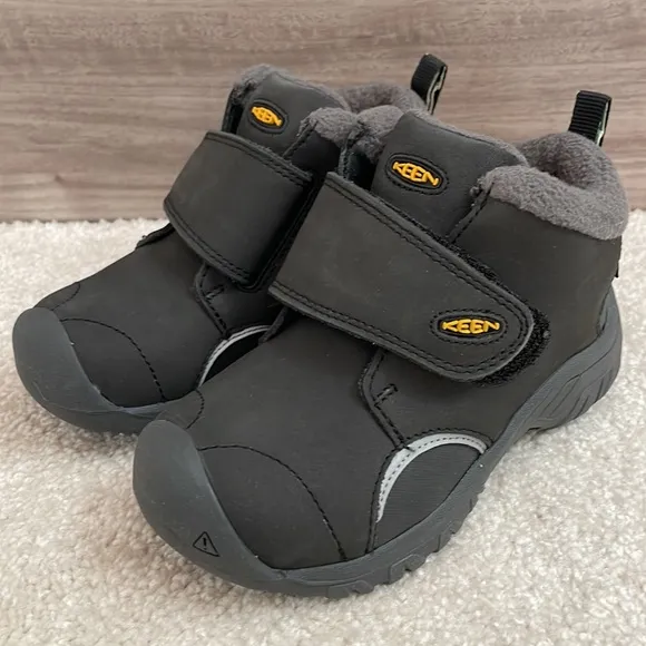 KEEN NWT toddler boy size 8 Kootenay III insulated waterproof black boots.