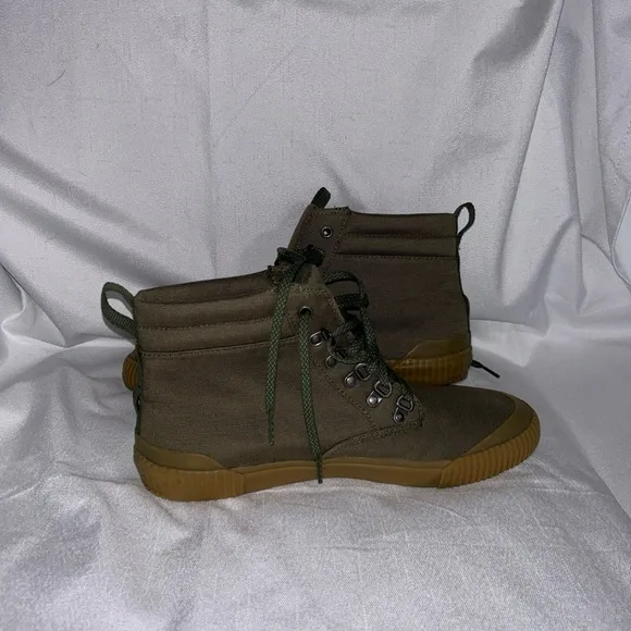 Men’s LL Bean Eco Woods Hiking Boots Green Canvas NWOT Size 9 M