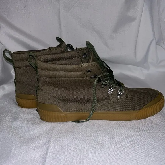 Men’s LL Bean Eco Woods Hiking Boots Green Canvas NWOT Size 9 M