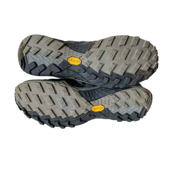 Merrell Siren 3 Mid women’s hiking boots size 8.5