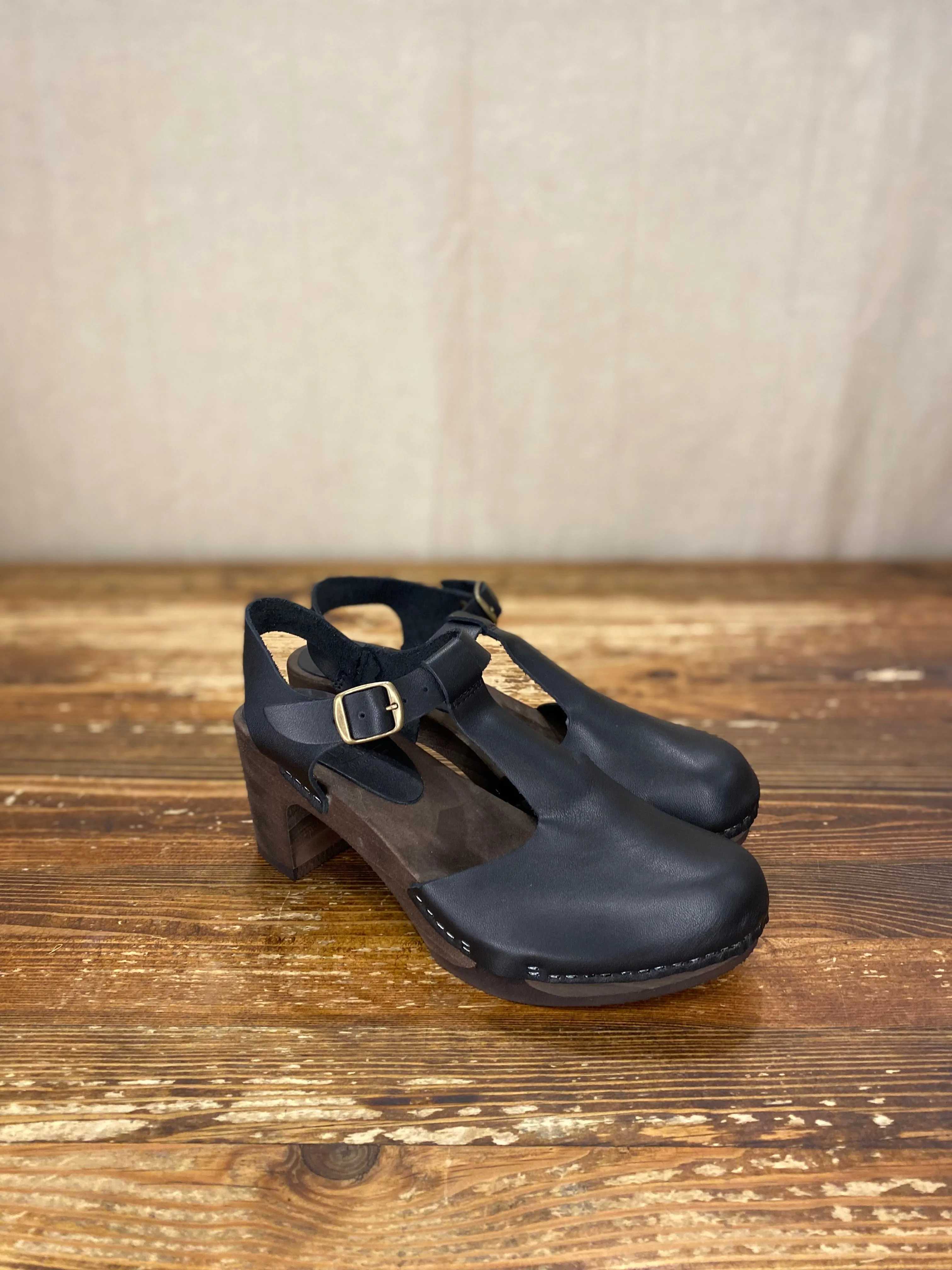 Nancy T-Bar Heel - Nero