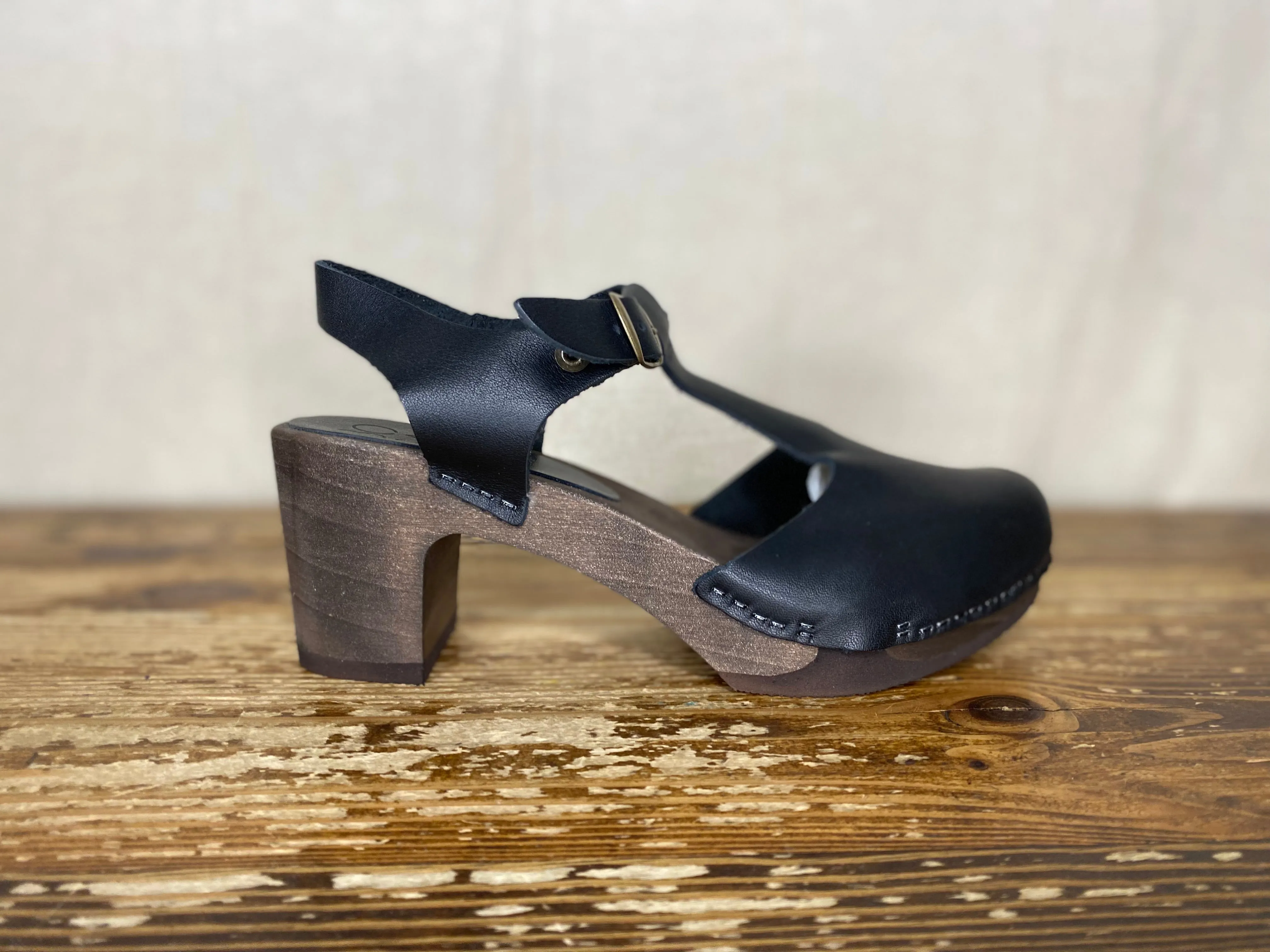 Nancy T-Bar Heel - Nero
