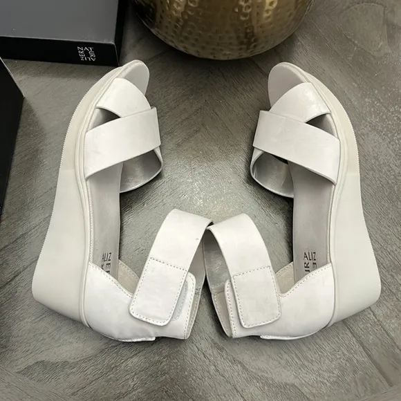 Naturalizer RIVIERA Ankle Strap Wedge Sandals (WIDE)