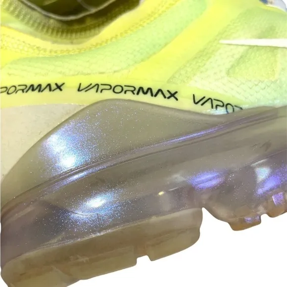 Nike Air VaporMax SE. Women’s Size 11.5, Men’s Size 9.5
