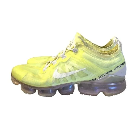 Nike Air VaporMax SE. Women’s Size 11.5, Men’s Size 9.5