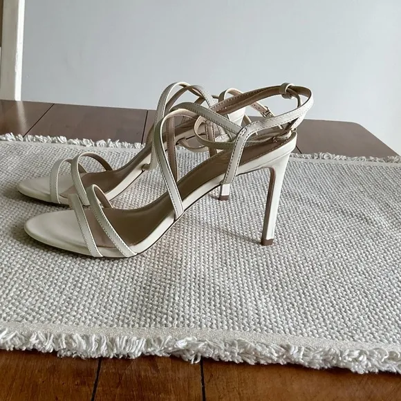 NWT Sam Edelman Sandal Delanie  Ivory Leather Sandals Size 9M, 3 1/2 Inch Heel