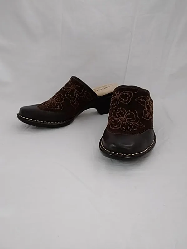 SOFTSPOTS  Slip On Clogs Shoes Brown Suede Embroidered Leather Almond Toe Women's Size 10