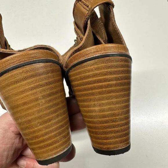 Sorel Nadia Buckle II Leather Womens Caged Sandals Womens Size 8