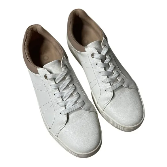 Soul Naturalizer Women’s Neela White Leather Lightweight Sneakers