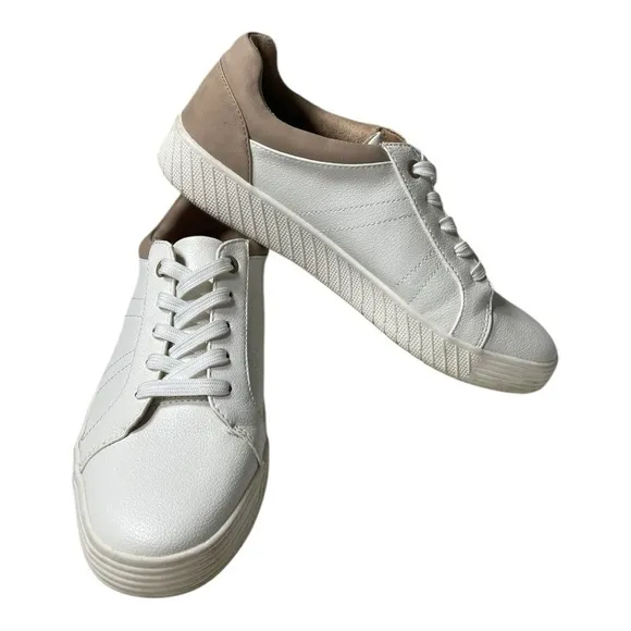 Soul Naturalizer Women’s Neela White Leather Lightweight Sneakers