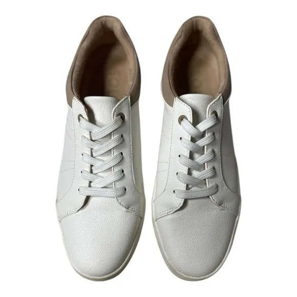 Soul Naturalizer Women’s Neela White Leather Lightweight Sneakers
