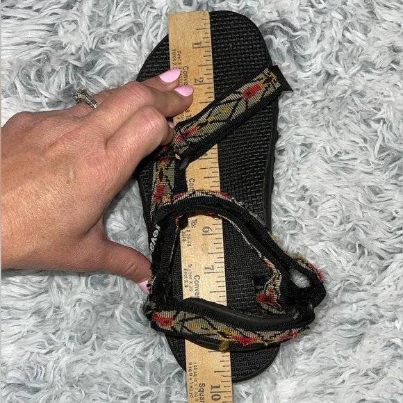 TEVA Sandals Men’s Size 6.5 or Women’s Size 8.5