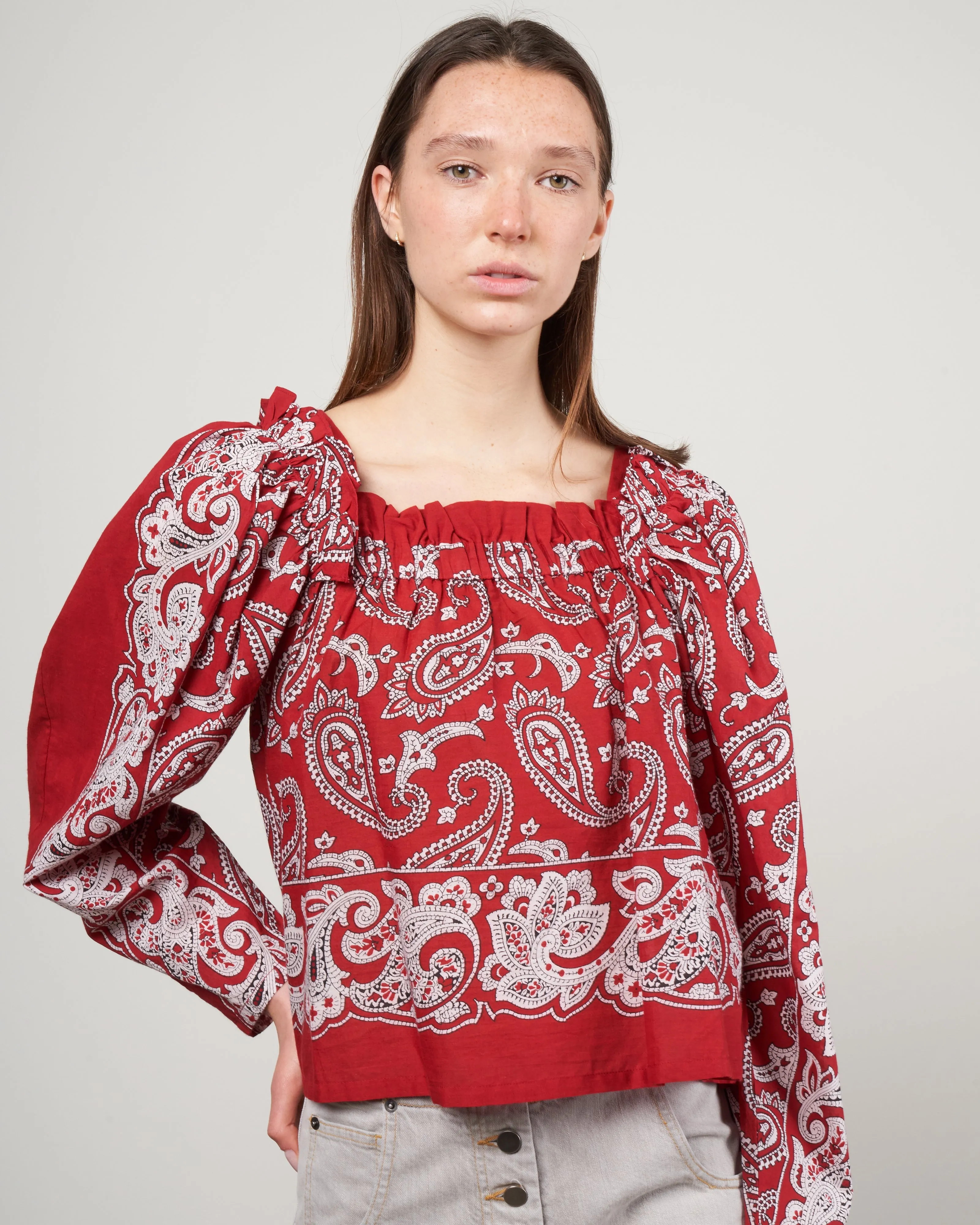 theodora paisley print long sleeve top - red