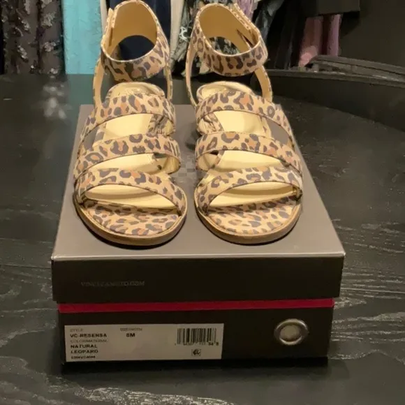 Vince Camuto NEW in BOX Resensa Size 8 Animal Print Sandals