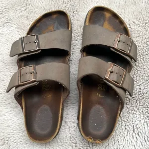 Well Worn Women’s Birkenstock Sandals Sz 39 Brown