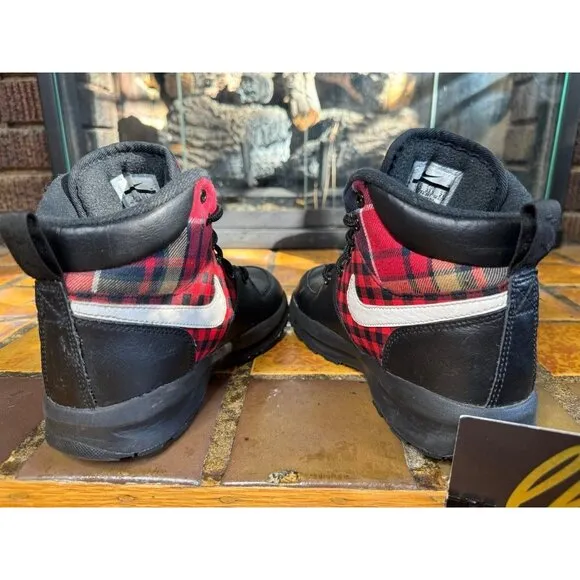 Youth 2y Nike Manoa SE Black Habanero Hiking Snow Boots AR1704-001