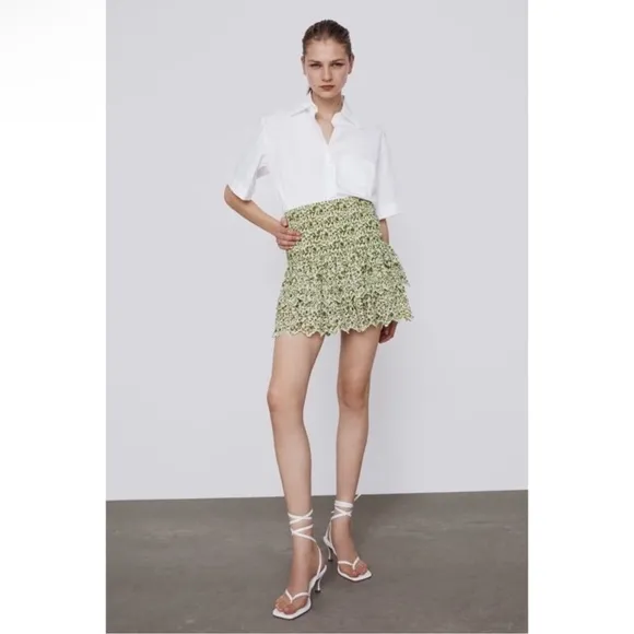 Zara Eyelet Patterned Smocked Mini Skirt in Green and Beige Size XXL